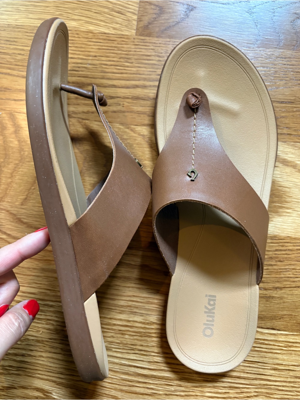 [Like New] OluKai Ho‘ōpio Mele Sandals in toffee/warm sand, size 9 - Picture 7 of 10